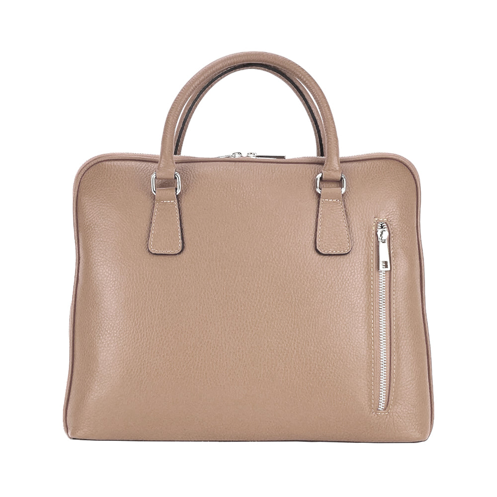 RB1019AQ | Cartella Business Unisex in Vera Pelle Made in Italy con tracolla removibile. Attacchi con moschettoni in metallo Nickel Lucido - Colore Taupe - Dimensioni: cm 37 x 29 x 6,5