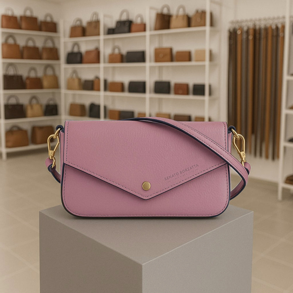 RB1023AZ | Small Shoulder Bag with Removable Chain Shoulder Strap in Genuine Leather Made in Italy. Closing flap. Shiny Gold metal accessories - Antique Pink color - Dimensions: 22 x 12 x 3 cm