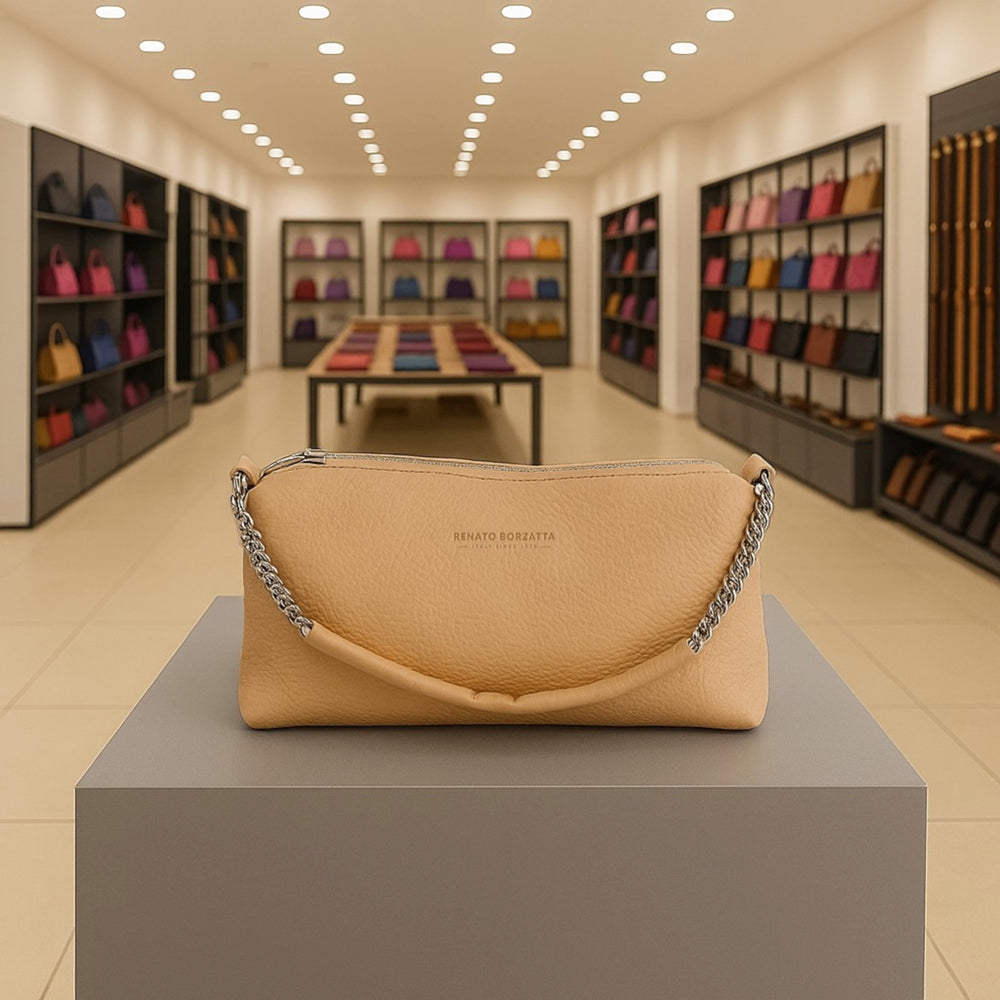 RB1025AU | Borsa Donna a Mano con doppia lampo in Vera Pelle Made in Italy. Tracolla in pelle regolabile. Accessori Nickel Lucido - Colore Cipria - Dimensioni: cm 26 x 14 x 9