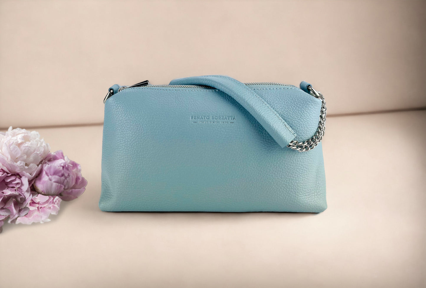 RB1025CL | Borsa Donna a Mano con doppia lampo in Vera Pelle Made in Italy. Tracolla in pelle regolabile. Accessori Nickel Lucido - Colore Celeste - Dimensioni: cm 26 x 14 x 9