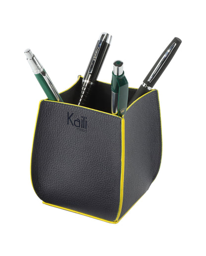 K0032DB | Desk Pen Holder in Genuine Leather, full grain, dollar grain. Blue color with yellow edges. Dimensions: 8.5 x 8.5 x 12 cm. Packaging: TNT bag