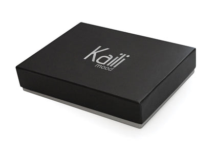 K0038AB | Heart bookmark Made in Italy in genuine full grain leather, dollar grain - Black color - Dimensions: 6 x 5.5 x 0.5 cm - Packaging: Rigid bottom/lid gift box