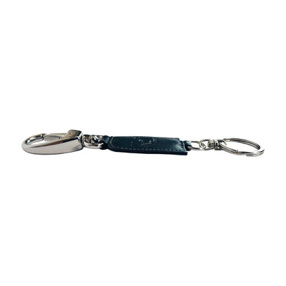 K10542FB | Genuine smooth full grain leather key ring. Color: Grey. Accessories Polished nickel. Total dimensions: 3 x 16 x 0.5 cm. Packaging: Rigid bottom/lid gift box