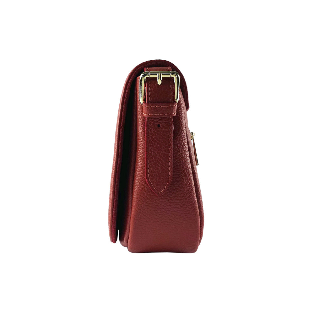 RB1002V | Borsa a Tracolla  in Vera Pelle Made in Italy con Tracolla removibile in pelle e attacchi con fibbie in metallo Oro Lucido - Colore Rosso - Dimensioni: cm 26 x 20 x 10