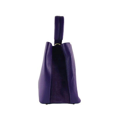 RB1006Y | Bucket Bag with Clutch in Genuine Leather Made in Italy. Shoulder bag with shiny gold metal lobster clasp attachments - Purple color - Dimensions: 16 x 14 x 21 cm + Handle 13 cm