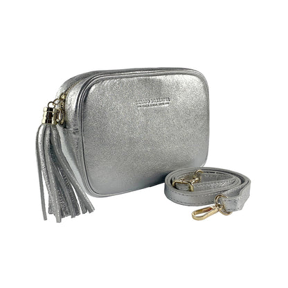 RB1007AW | Women's shoulder bag in genuine leather Made in Italy. Removable shoulder strap. Attachments with shiny gold metal snap hooks - Silver color - Dimensions: 20 x 15 x 7 cm