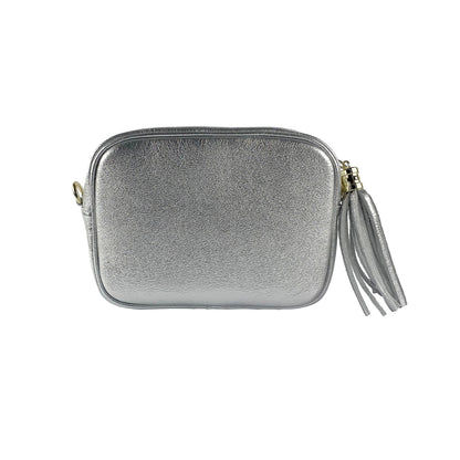 RB1007AW | Women's shoulder bag in genuine leather Made in Italy. Removable shoulder strap. Attachments with shiny gold metal snap hooks - Silver color - Dimensions: 20 x 15 x 7 cm