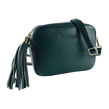 RB1007E | Women's shoulder bag in genuine leather Made in Italy. Removable shoulder strap. Attachments with shiny gold metal snap hooks - Green color - Dimensions: 20 x 15 x 7 cm