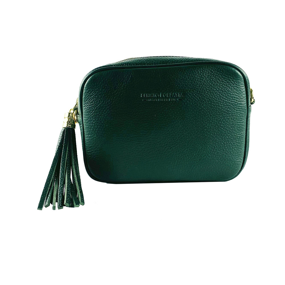 RB1007E | Women's shoulder bag in genuine leather Made in Italy. Removable shoulder strap. Attachments with shiny gold metal snap hooks - Green color - Dimensions: 20 x 15 x 7 cm