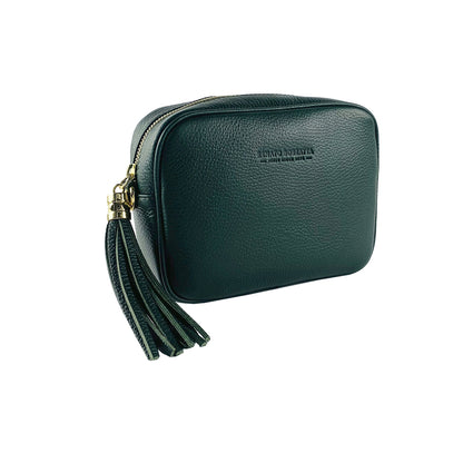 RB1007E | Women's shoulder bag in genuine leather Made in Italy. Removable shoulder strap. Attachments with shiny gold metal snap hooks - Green color - Dimensions: 20 x 15 x 7 cm