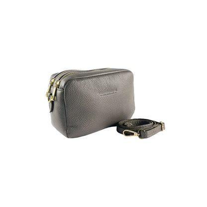 RB1008AQ | Women's Double Zip Shoulder Bag in Genuine Leather Made in Italy. Removable shoulder strap. Attachments with shiny gold metal snap hooks - Taupe color - Dimensions: 20 x 15 x 9 cm