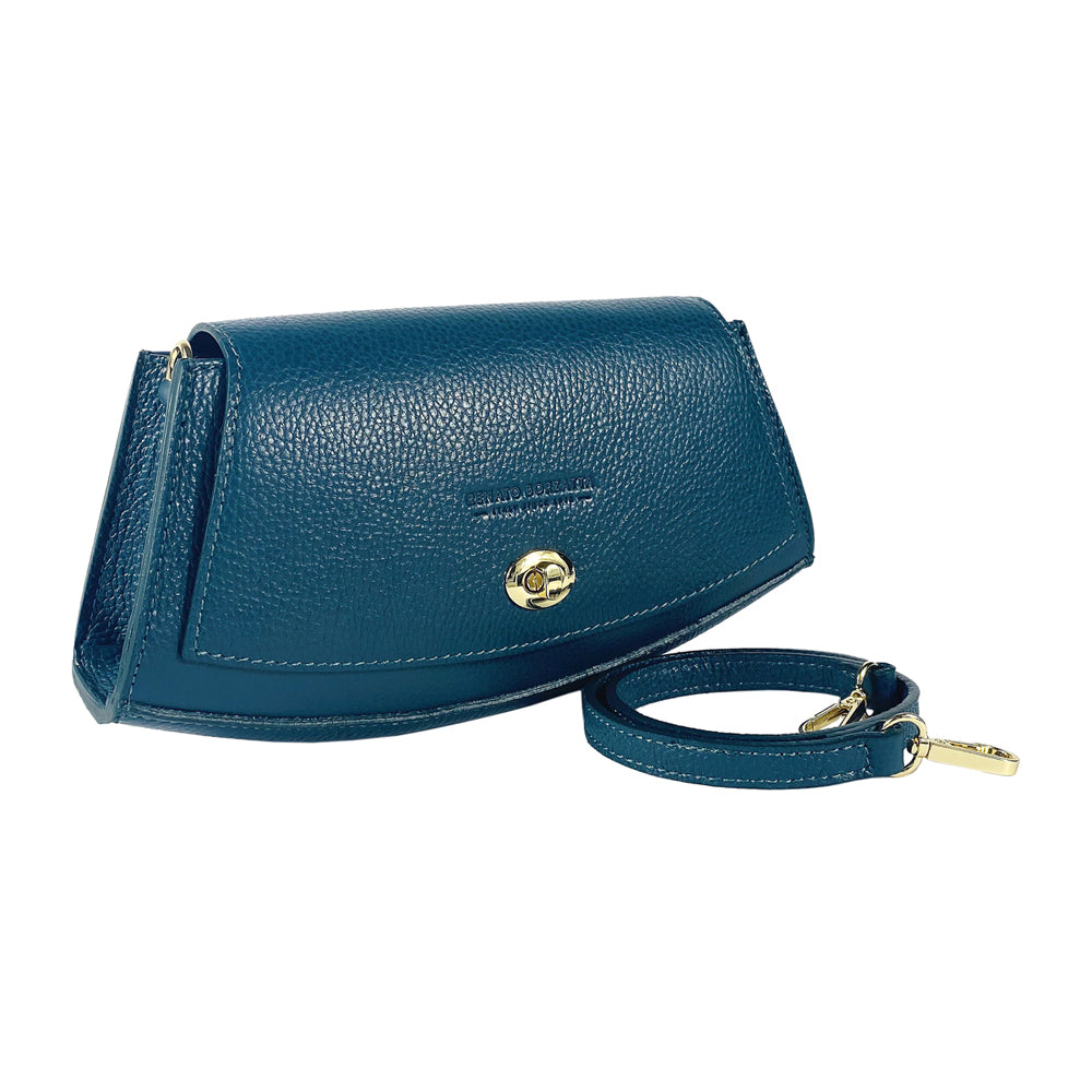 RB1009E | Women's Shoulder Bag in Genuine Leather Made in Italy. Removable shoulder strap. Attachments with shiny gold metal snap hooks - Green color - Dimensions: 30 x 16 x 7 cm