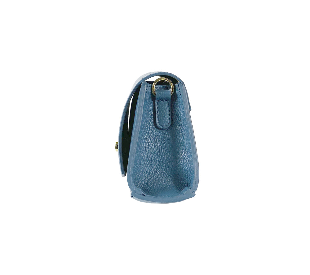 RB1009P | Women's Shoulder Bag in Genuine Leather Made in Italy. Removable shoulder strap. Attachments with shiny gold metal snap hooks - Avio color - Dimensions: 30 x 16 x 7 cm