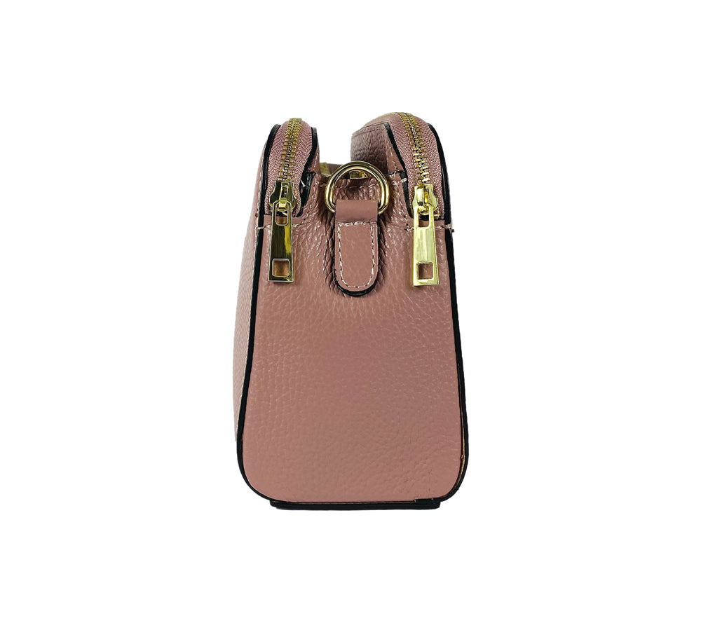 RB1011AZ | Women's shoulder bag in genuine leather Made in Italy. Removable shoulder strap. Attachments with shiny gold metal snap hooks - Antique pink color - Dimensions: 25 x 17 x 10 cm