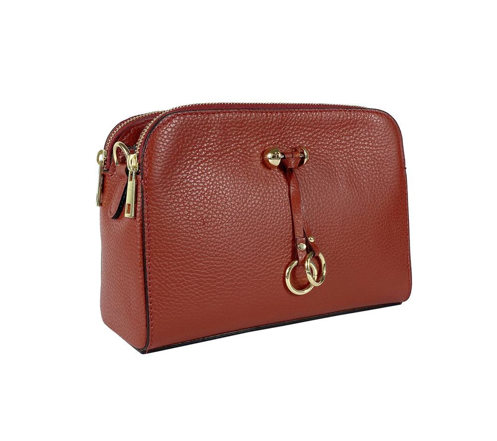 RB1011V | Women's shoulder bag in genuine leather Made in Italy. Removable shoulder strap. Attachments with shiny gold metal snap hooks - Red color - Dimensions: 25 x 17 x 10 cm