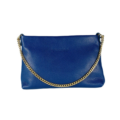 RB1012CH | Flat Shoulder Bag for Women in Genuine Leather Made in Italy with handle and removable metal shoulder strap. Attachments with shiny gold snap hooks - Royal blue color - Dimensions: 26 x 17 x 5 cm