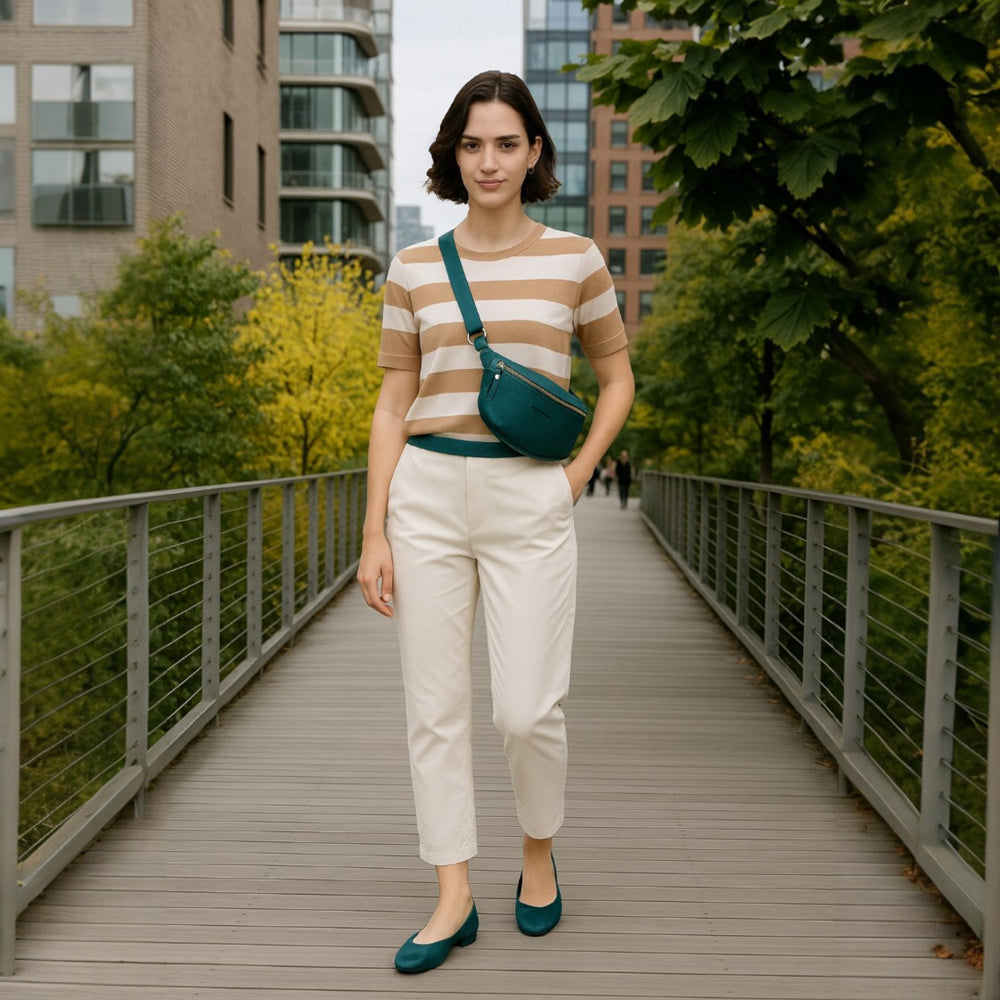 RB1015BZ | Waist bag with removable shoulder strap in Genuine Leather Made in Italy. Attachments with shiny nickel metal snap hooks - Teal color - Dimensions: 24 x 14 x 7