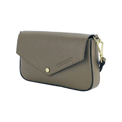 RB1023AQ | Borsa piccola a Spalla con Tracolla a catena removibile in Vera Pelle Made in Italy. Pattina di Chiusura. Accessori in metallo Oro Lucido - Colore Taupe - Dimensioni: cm 22 x 12 x 3