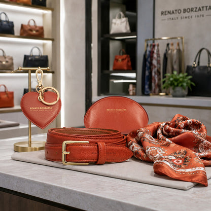RB1082GAM | Portachiavi Heart Charm Made in Italy in Vera Pelle grana Dollaro. Colore Paprika