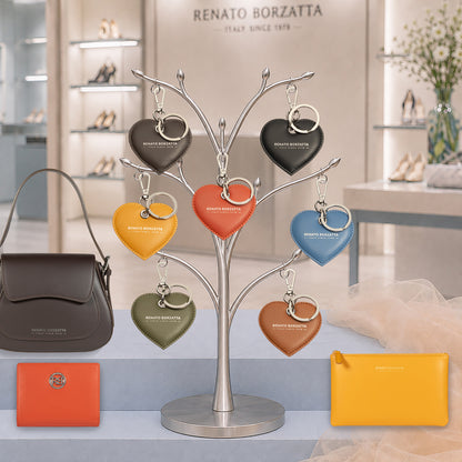 RB1082SAM | Portachiavi Heart Charm Made in Italy in in Vera Pelle Liscia Opaca. Colore Paprika