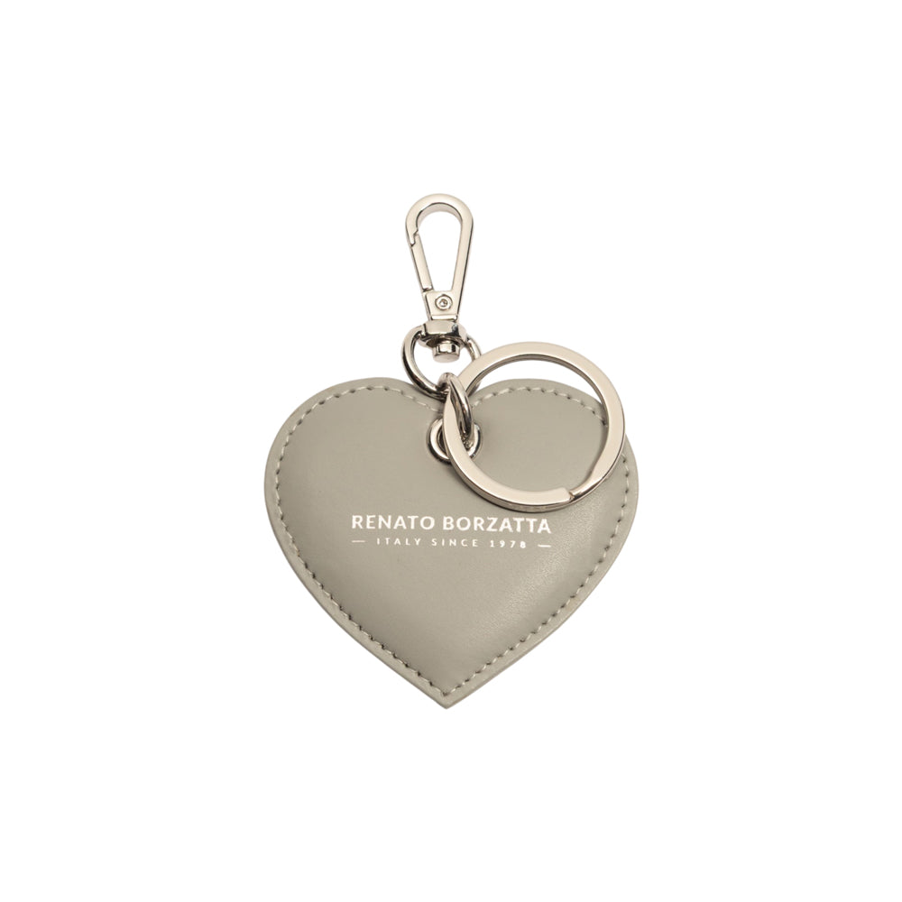 RB1082SF | Portachiavi Heart Charm Made in Italy in in Vera Pelle Liscia Opaca. Colore Grigio