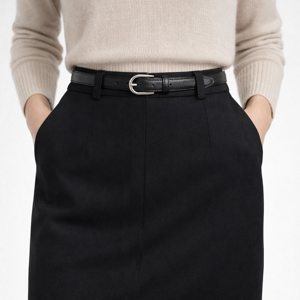 RB4016A | Cintura Donna Made in Italy in Vera Pelle Saffiano. Fibbia in finitura Argento Lucido. Colore Nero. Dimensioni: cm 115 x 2,5 x 0,5 (giro vita cm 100)