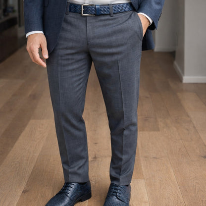 RB4028D | Cintura Uomo con Stampa Allover Made in Italy in Vero Cuoio Conciato al Vegetale. Fibbia in finitura Argento Satinato. Colore Blu. Dimensioni: cm 125 x 3,5 x 0,5 (giro vita cm 110)