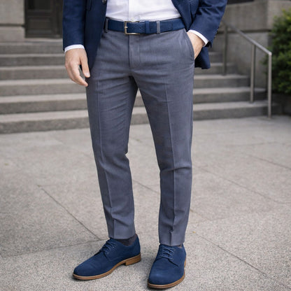 RB4029D | Cintura Uomo Made in Italy in Vera Pelle Scamosciata. Fibbia in finitura Argento Satinato. Colore Blu. Dimensioni: cm 125 x 3,5 x 0,5 (giro vita cm 110)