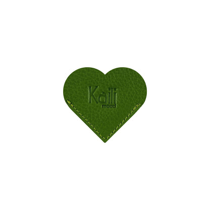 K0038EB | Heart bookmark Made in Italy in genuine full grain leather, dollar grain - Green color - Dimensions: 6 x 5.5 x 0.5 cm - Packaging: Rigid bottom/lid gift box